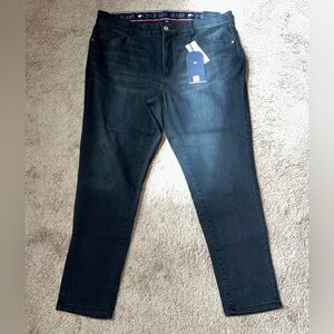 NWT Tommy Hilfiger "Bedford" skinny black jeans 18w